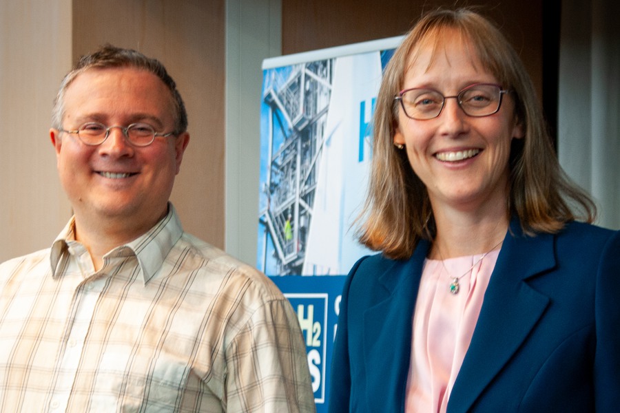 Erik Elfgren, biträdande professor i energiteknik och utbildningsansvarig CH2ESS samt Cecilia Wallmark, verksamhetsledare för Centre for Hydrogen Energy Systems Sweden (CH2ESS)